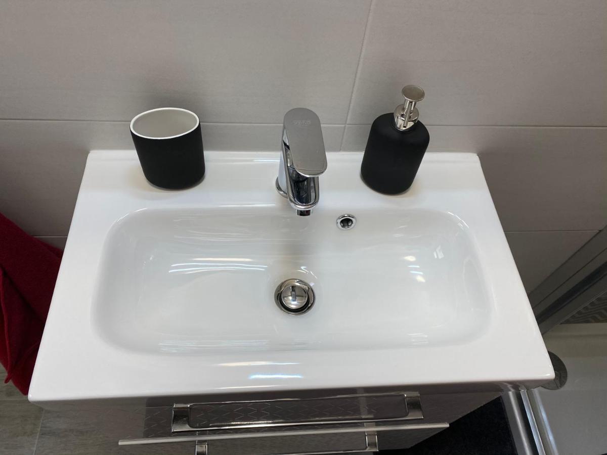 Pisani Apartment Бари Экстерьер фото